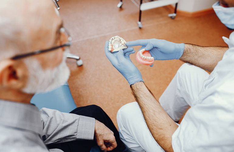 Implantologjia dentare
